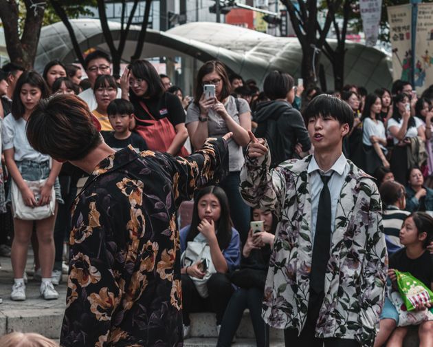 Wannabe idols doing a performance in Hongdae
